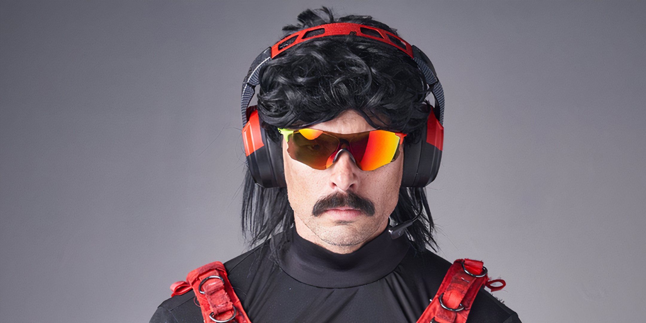 Un gros plan du Dr DisRespect.